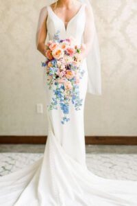 According to your body and figure Now, with the options that we’ve given you previously, you surely realize that there is another factor that greatly influences when choosing the perfect bridal bouquet and that is the shape of your body. 